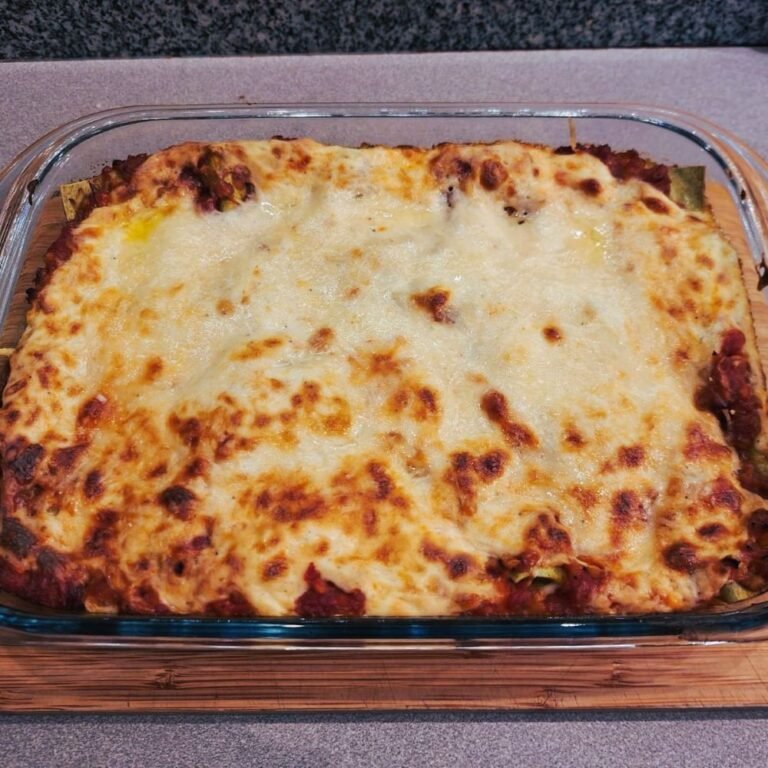 Vegetarische Linsenlasagne mit Béchamelsauce! Super saftig und voller Geschmack!