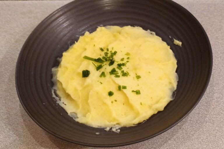 Einfaches Kartoffelpüree mit wenig Butter