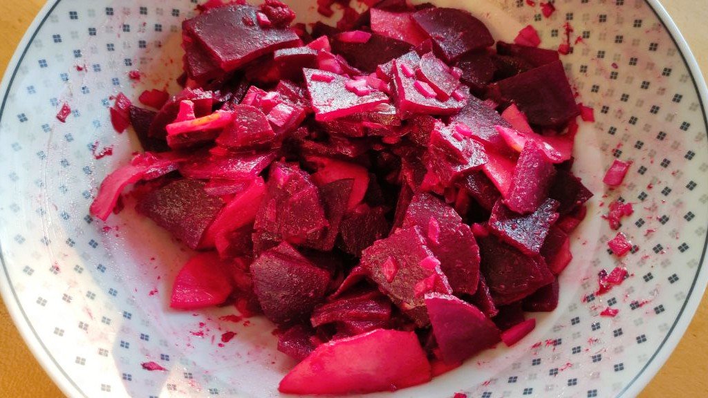 Rote-Bete-Salat mit Apfel und Meerrettich