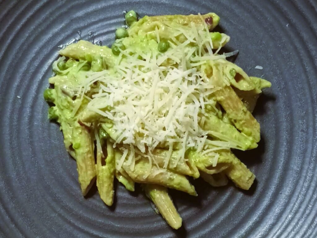 Pasta mit Erbsen-Joghurt-Sauce