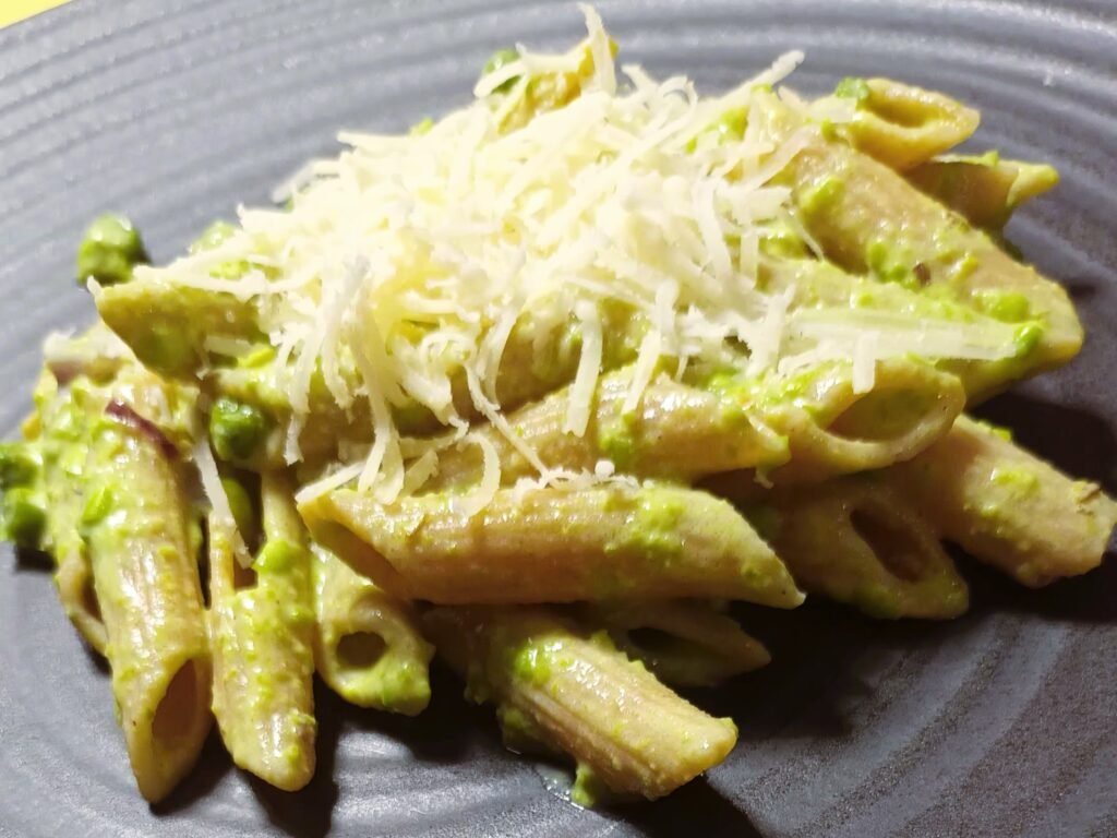 Pasta mit Erbsen-Joghurt-Sauce - schnell und einfach
