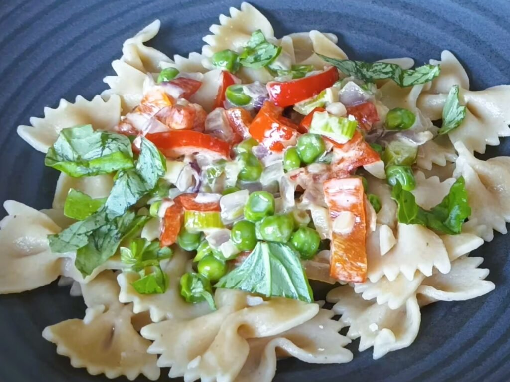 leichte Erbsen-Paprika-Pasta