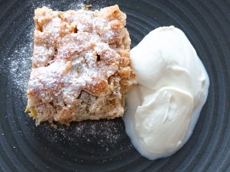 Rhabarberkuchen mit Streusel