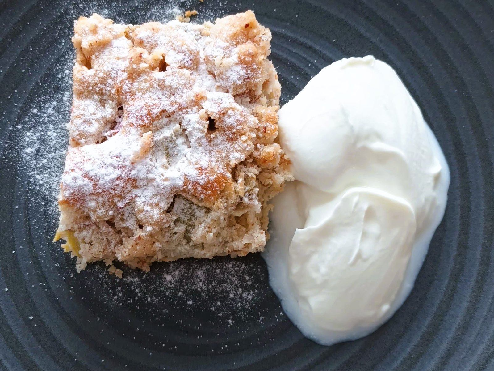 Rhabarberkuchen mit Streuseln
