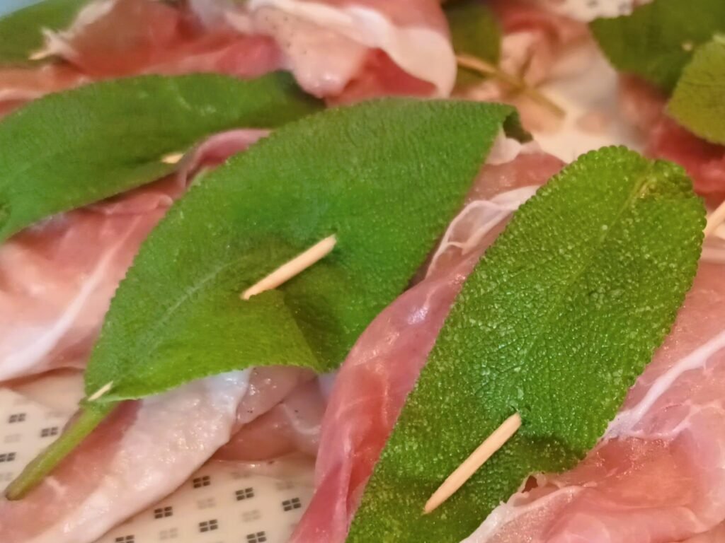 Saltimbocca mit Hähnchen und mediterranem Gemüse