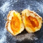 Marillenknödel mit Topfenteig