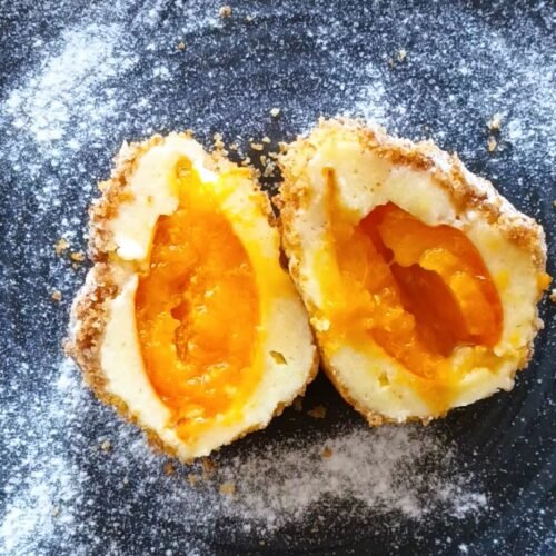 Marillenknödel mit Topfenteig