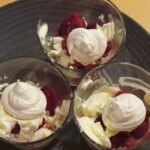 Himbeer-Baiser-Dessert mit Topfencreme