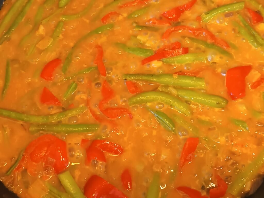 Einfaches Bohnencurry mit Kokosmilch