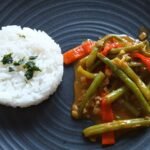 Einfaches Bohnencurry mit Kokosmilch