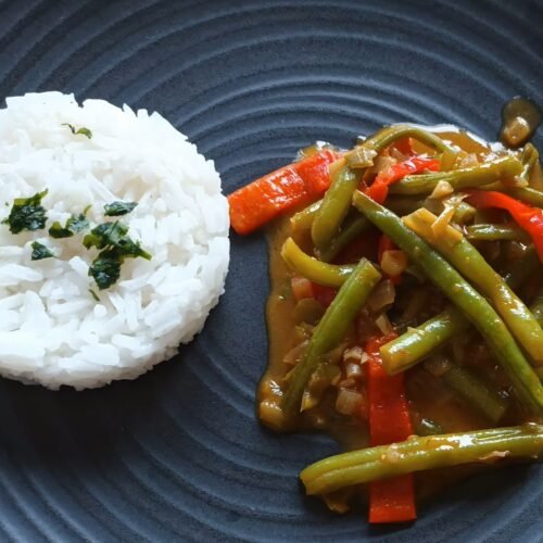 Einfaches Bohnencurry mit Kokosmilch