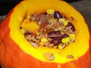 Gefüllter Kürbis mit Hackfleisch