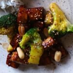 Sticky Tofu mit Süß-Sauer-Sauce