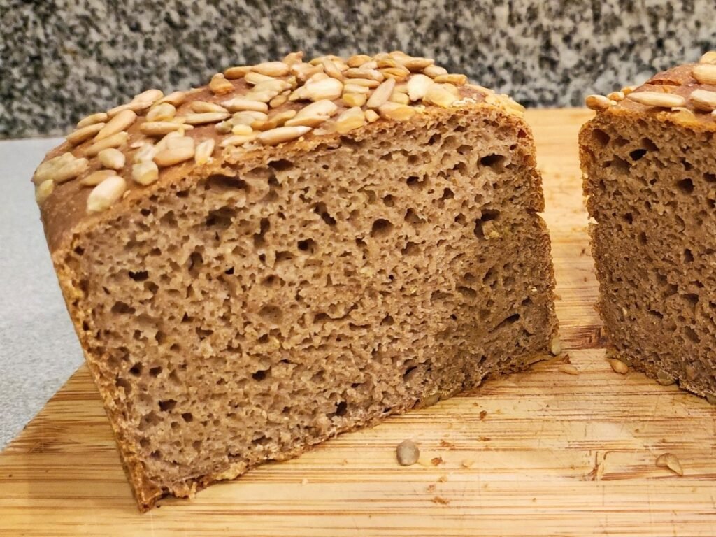 Buttermilch-Roggen-Mischbrot mit Sauerteig