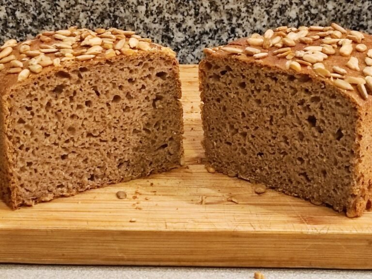 Buttermilch-Roggen-Mischbrot mit Sauerteig