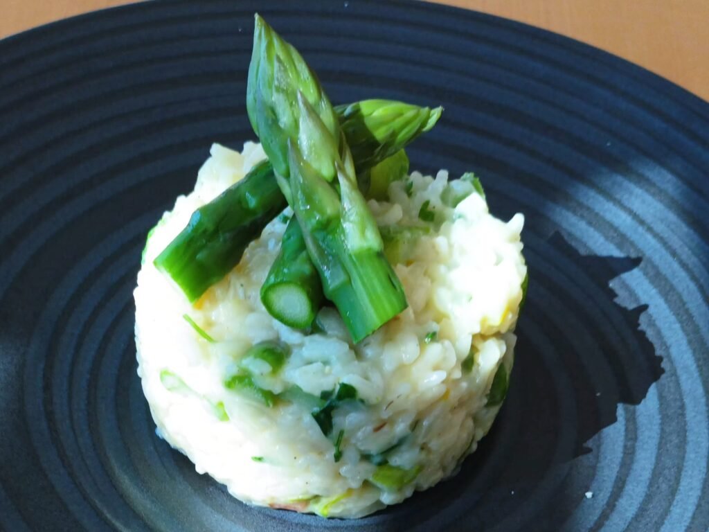 Spargelrisotto mit grünem Spargel