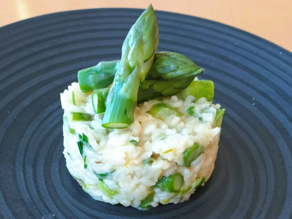 Spargelrisotto mit grünem Spargel