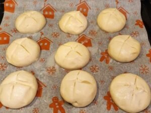 Laugenbrötchen mit Sauerteig