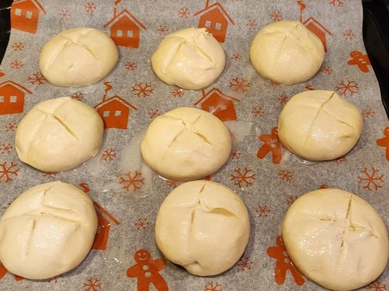 Laugenbrötchen mit Sauerteig
